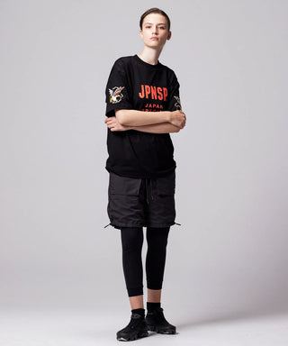 ブラック(スカジャン鷹刺繍)／モデル身長 169cm／着用サイズ XS