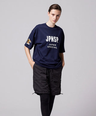 ダークネイビー(スカジャントラ刺繍)／モデル身長 169cm／着用サイズ XS