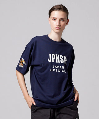 ダークネイビー(スカジャントラ刺繍)／モデル身長 169cm／着用サイズ XS