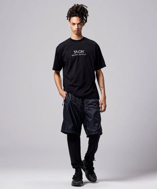 ブラック／モデル身長 181cm／着用サイズ L