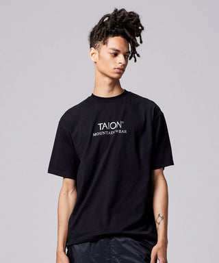 ブラック／モデル身長 181cm／着用サイズ L