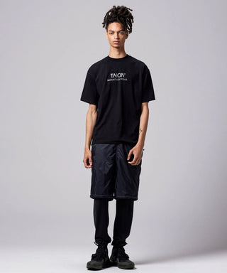 ブラック／モデル身長 181cm／着用サイズ L