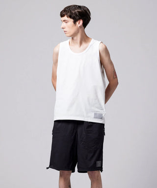 ホワイト／モデル身長 178cm／着用サイズ L