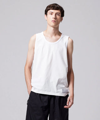 ホワイト／モデル身長 178cm／着用サイズ L