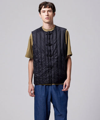 ブラック×ブラック（表側）／モデル身長 178cm／着用サイズ L