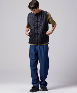 ブラック×ブラック（表側）／モデル身長 178cm／着用サイズ L