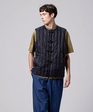 ブラック×ブラック（表側）／モデル身長 178cm／着用サイズ L