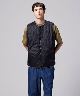 ブラック×ブラック（裏側）／モデル身長 178cm／着用サイズ L