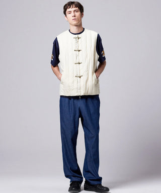 オフホワイト×セージ（表側）／モデル身長 178cm／着用サイズ L