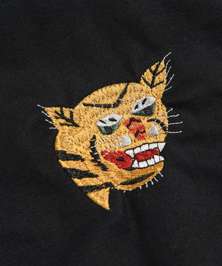 表側：右胸にはベトジャン虎刺繍