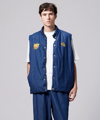 インディゴデニム×ブラック（表側）／モデル身長 178cm／着用サイズ L