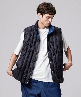 インディゴデニム×ブラック（裏側）／モデル身長 178cm／着用サイズ L