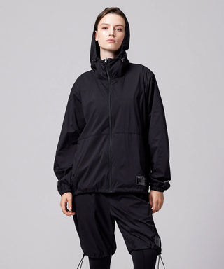 ブラック／モデル身長 169cm／着用サイズ L