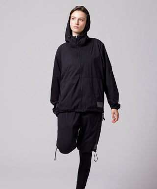 ブラック／モデル身長 169cm／着用サイズ L