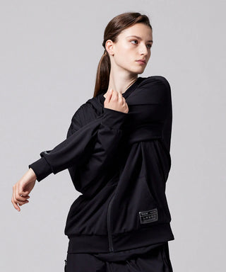 ブラック／モデル身長 169cm／着用サイズ L