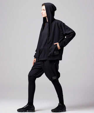 ブラック／モデル身長 169cm／着用サイズ L