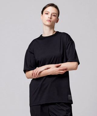 ブラック／モデル身長 169cm／着用サイズ L