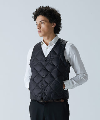 ブラック／モデル身長 180cm／着用サイズ L