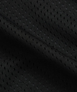 裏側：メッシュ生地を使用