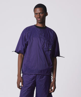 ダークパープル／モデル身長 182cm／着用サイズ L