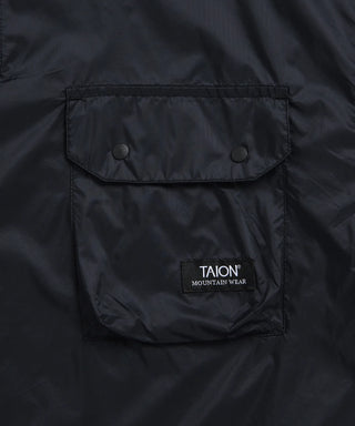 左胸にフラップポケット