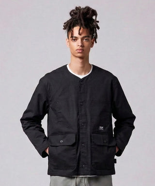 ブラック／モデル身長 181cm／着用サイズ L