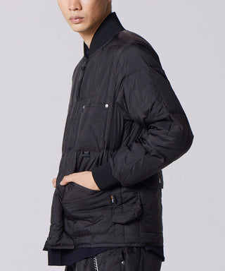 ブラック／モデル身長 180cm／着用サイズ L