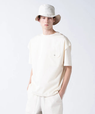 オフホワイト／モデル身長 178cm／着用サイズ L