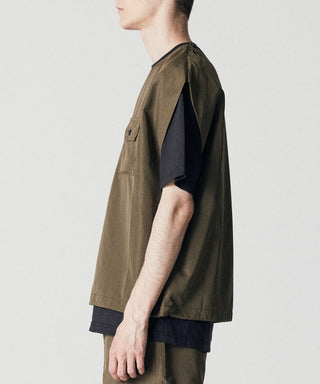 ダークオリーブ／モデル身長 178cm／着用サイズ L