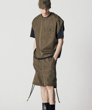 ダークオリーブ／モデル身長 178cm／着用サイズ L