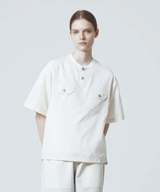 オフホワイト／モデル身長 170cm／着用サイズ XS