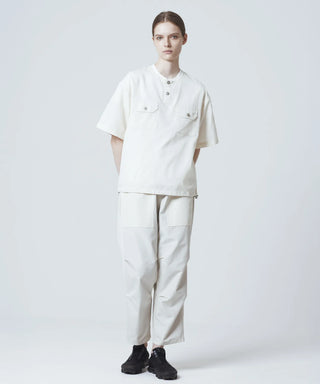 オフホワイト／モデル身長 170cm／着用サイズ XS