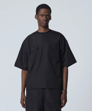 ブラック／モデル身長 182cm／着用サイズ L