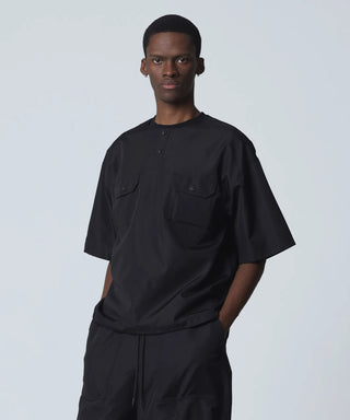 ブラック／モデル身長 182cm／着用サイズ L