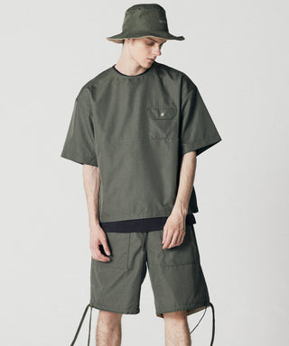 オリーブ／モデル身長 178cm／着用サイズ L