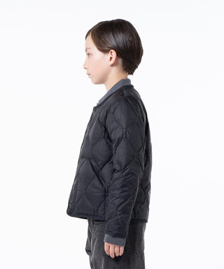 ブラック／モデル身長 132cm／着用サイズ 140