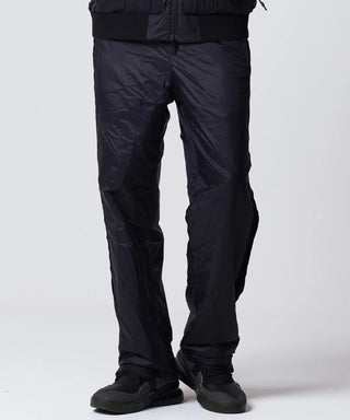 オリーブ×ブラック（裏側）／モデル身長 182cm／着用サイズ L