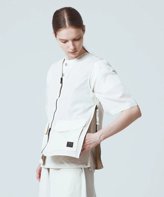 オフホワイト（表側）／モデル身長 170cm／着用サイズ S