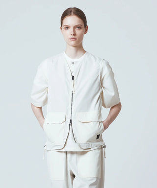 オフホワイト（表側）／モデル身長 170cm／着用サイズ S