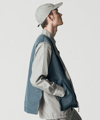 ダークセージグリーン（裏側）／モデル身長 178cm／着用サイズ L