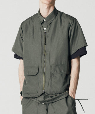 オリーブ（表側）／モデル身長 178cm／着用サイズ L