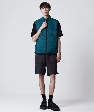 ダークブルーグリーン×ブラック（表側）／モデル身長 178cm／着用サイズ L