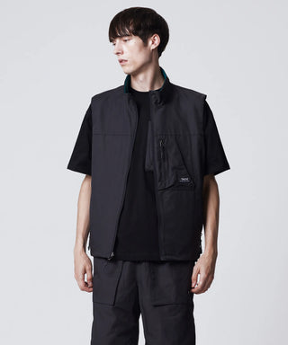 ダークブルーグリーン×ブラック（裏側）／モデル身長 178cm／着用サイズ L