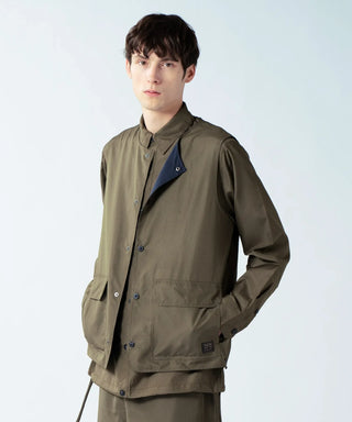 ダークオリーブ（表側）／モデル身長 178cm／着用サイズ L