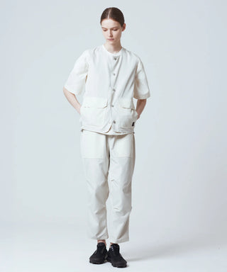 オフホワイト（表側）／モデル身長 170cm／着用サイズ XS