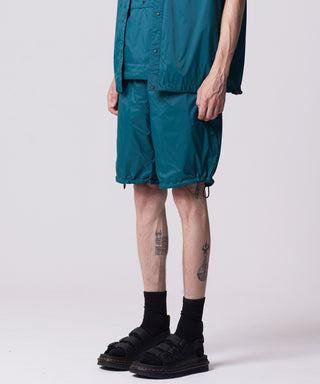 ダークブルーグリーン×ブラック（表側）／モデル身長 178cm／着用サイズ L