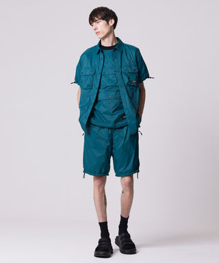 ダークブルーグリーン×ブラック（表側）／モデル身長 178cm／着用サイズ L