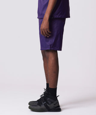 ダークパープル×ブラック（表側）／モデル身長 182cm／着用サイズ L