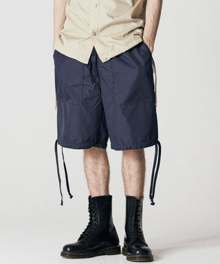 ダークネイビー（表側）／モデル身長 178cm／着用サイズ L