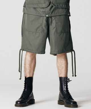 オリーブ（表側）／モデル身長 178cm／着用サイズ L